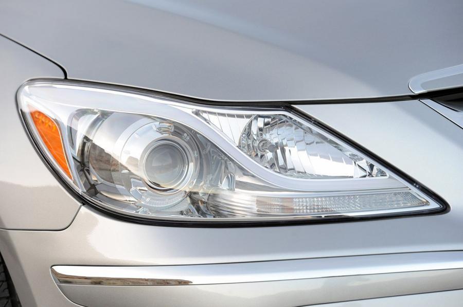  Hyundai Genesis 2012 года  (фото 36 из 73)